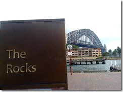 The Rocks ja Sydneyn sataman silta
